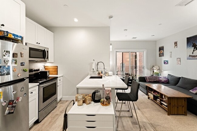 Building Photo - 1457 Tremont St