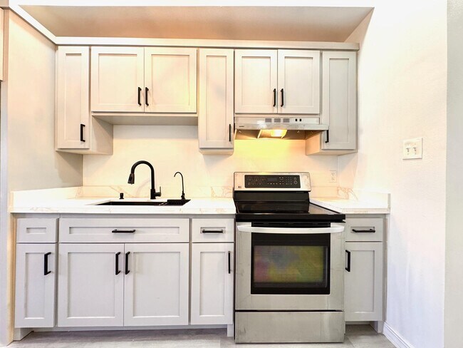 Building Photo - 1515 Madison St