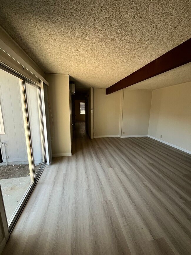 Building Photo - Adeline 615-617