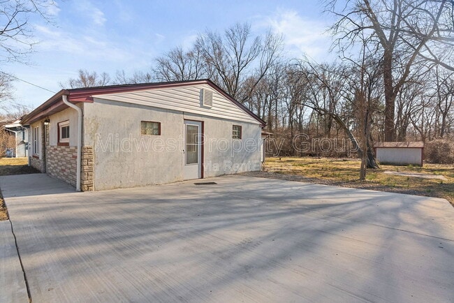 Building Photo - 17 Marie Dr