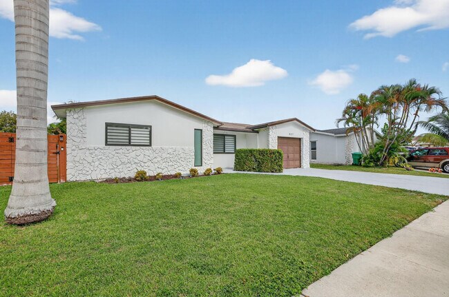 Building Photo - 407 SE 5th St