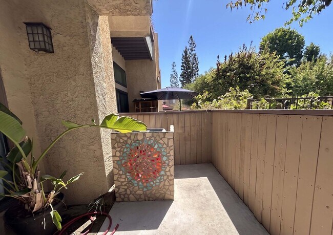 Building Photo - 10051 Topanga Canyon Blvd