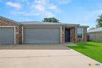 Building Photo - 1809 Indian Trail