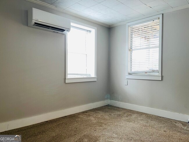 Building Photo - 613 N Greenwood St