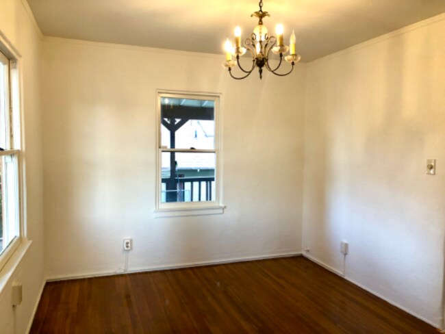 Building Photo - 1333 Allesandro St