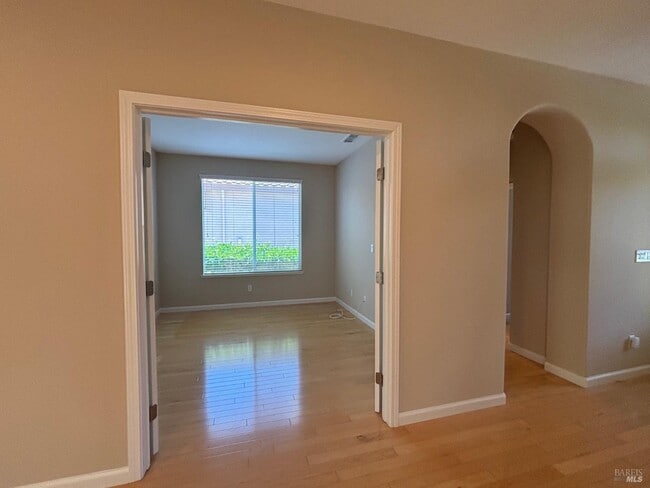 Building Photo - 505 Marianna Pl