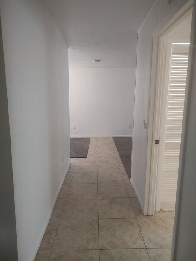 Building Photo - 12201 Sandalwood Dr