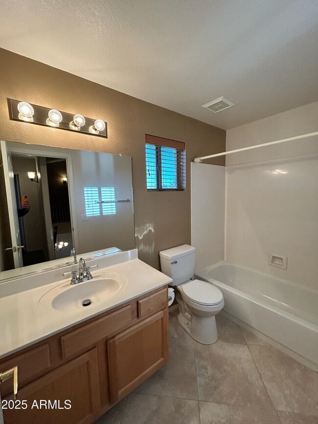 Building Photo - 4620 E Paso Trail