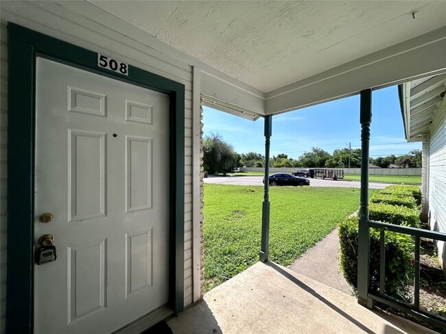 Building Photo - 508 Willowbend Cove
