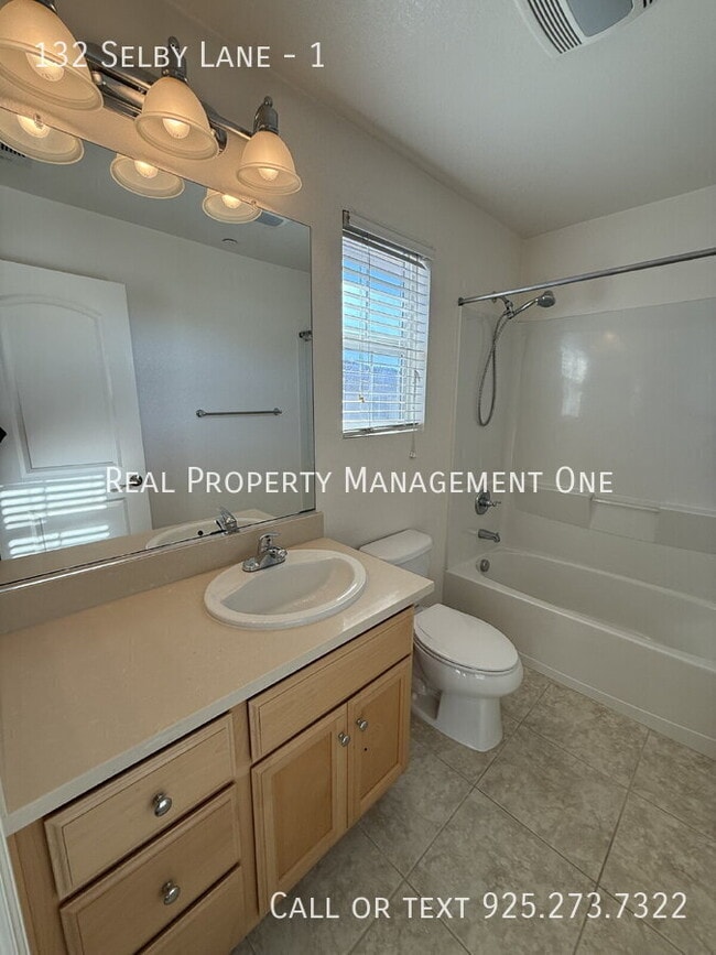 Building Photo - 132 Selby Lane