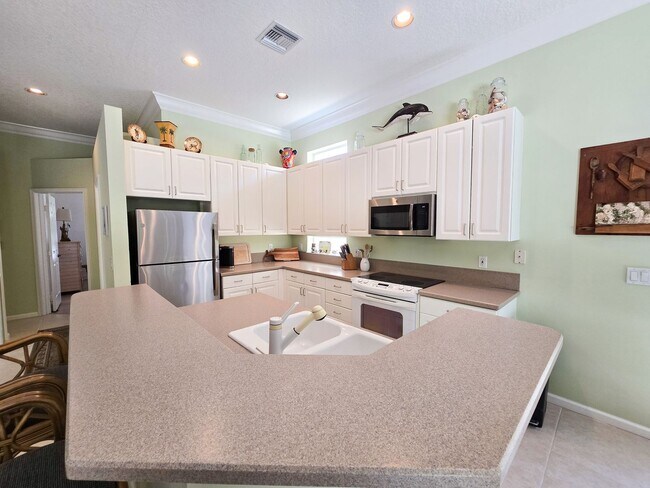 Building Photo - SEASONAL RENTAL FOR 2026 SEASON AVAILABLE