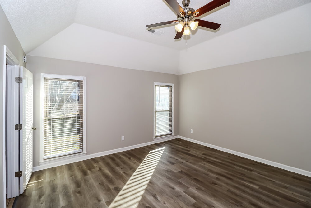 Building Photo - 8901 Raspberry Ln