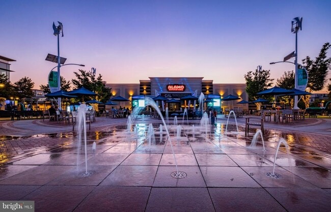 Building Photo - 44734 Roosevelt Sq