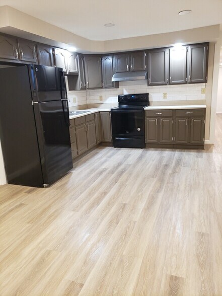 Building Photo - 107 W Biddle St