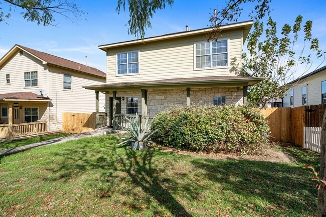 Building Photo - Agavae - MLK / 183 - Remodeled 3BD 2.5BA - Garage - Fenced Yard   - $1600