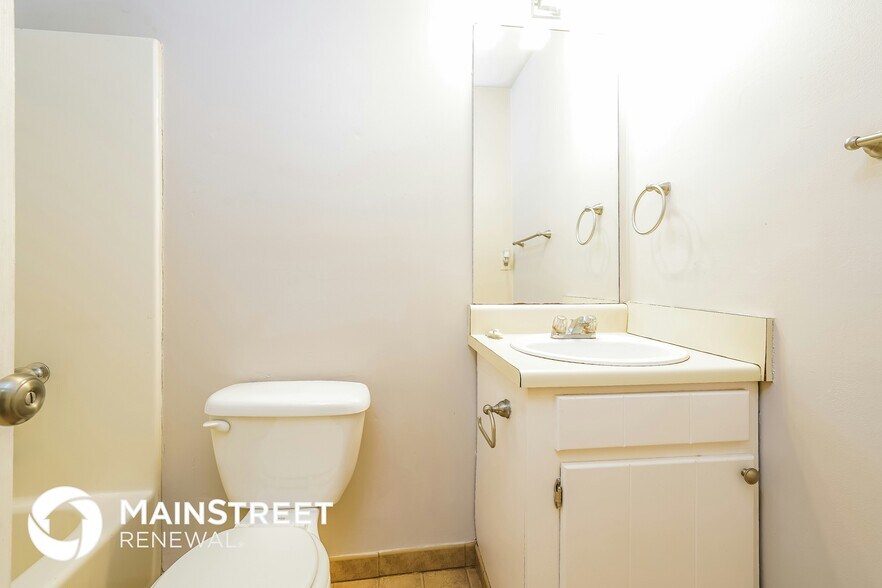 Building Photo - 315 Bakers Bridge Cir