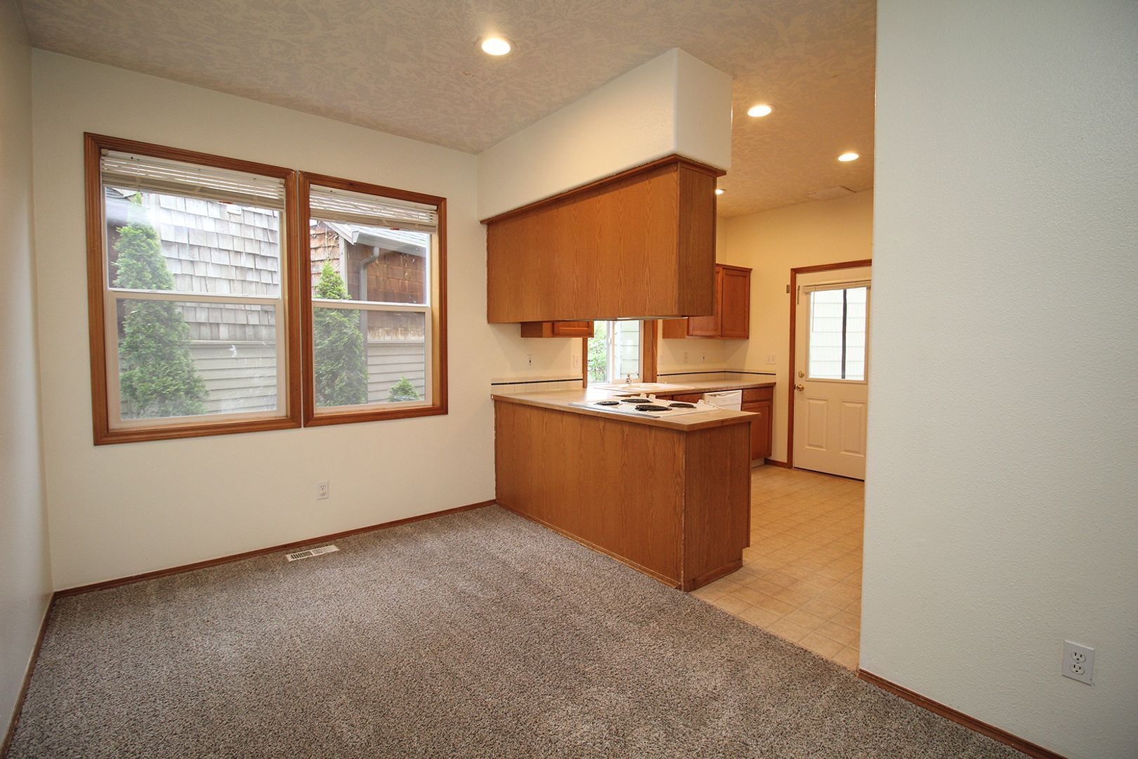 Building Photo - 22032 NE Chinook Way