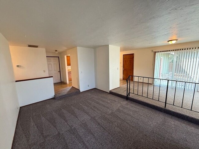 Building Photo - 2907 Moraga Ave SE