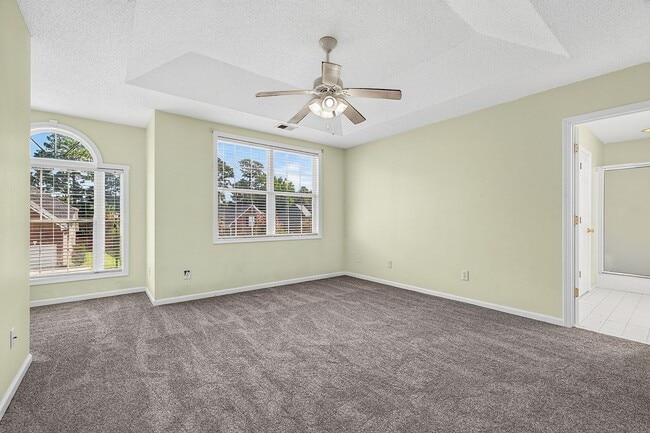 Building Photo - 8727 Evangeline Dr