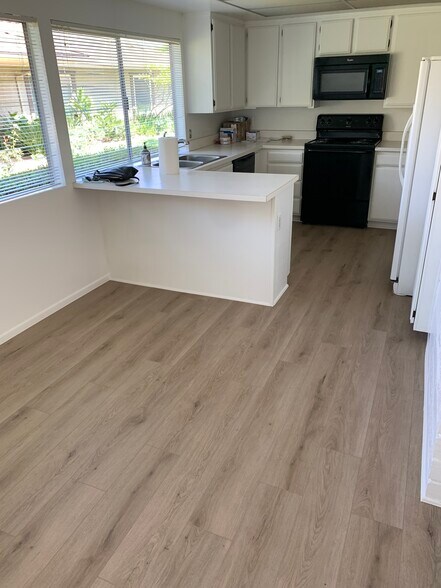 Entrynew flooring - 5146 Maple