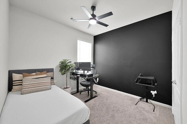 Building Photo - 40558 Berylline Ln.