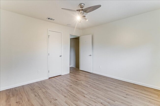 Building Photo - 5518 Sarazen Dr