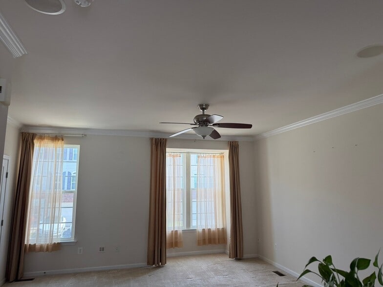 Building Photo - 22899 Chestnut Oak Terrace