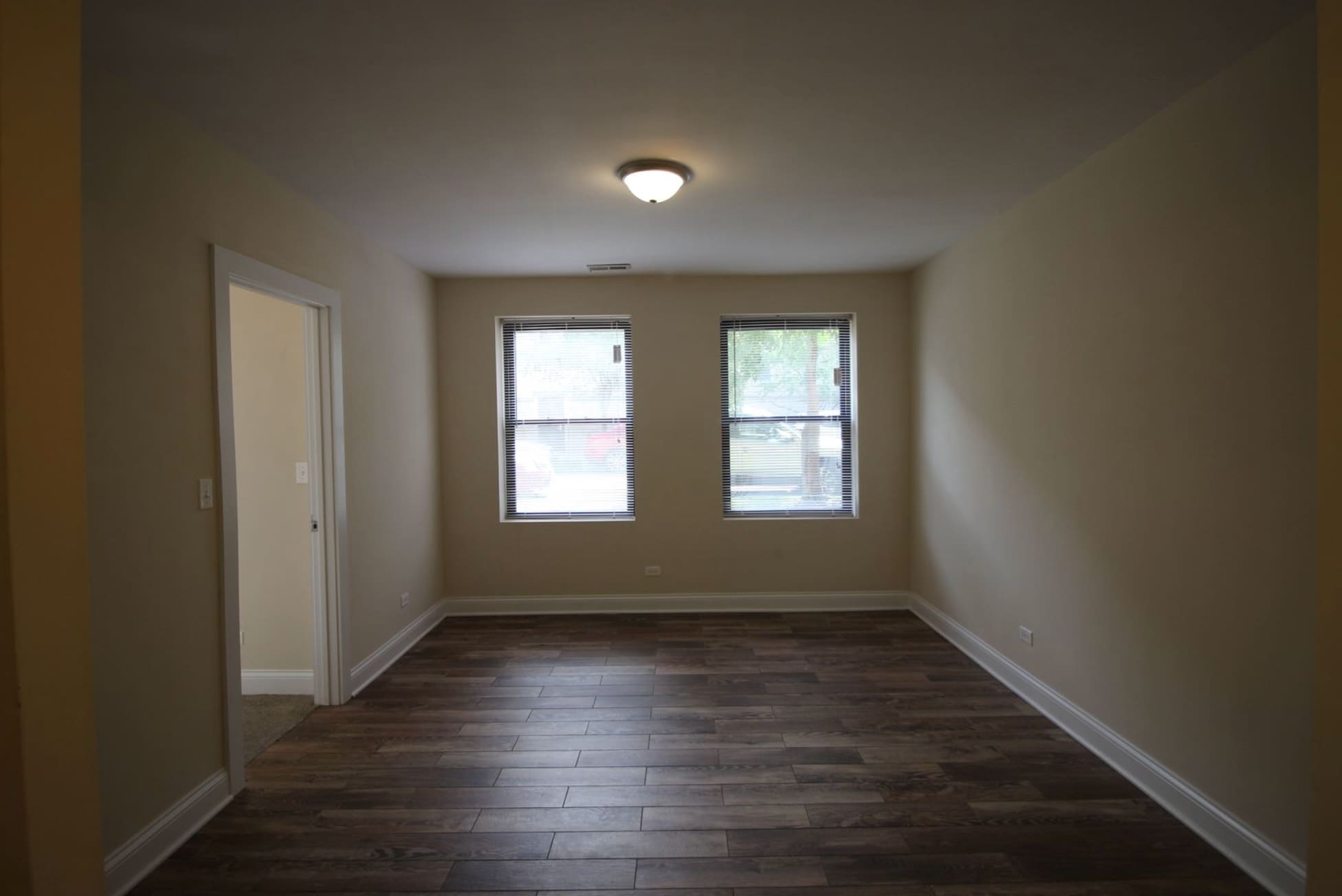Dining Room/Den - 5003 N Sawyer Ave