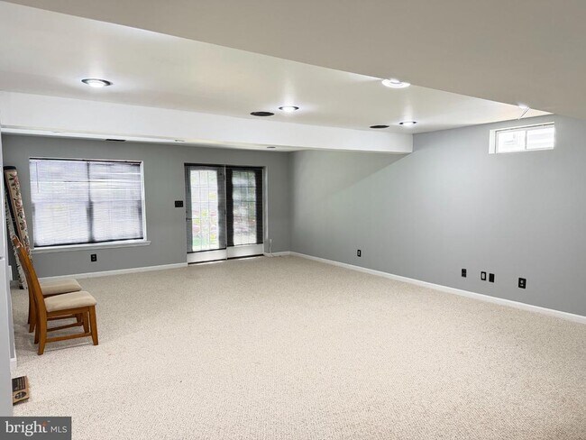 Building Photo - 14038 Walney Village Ct