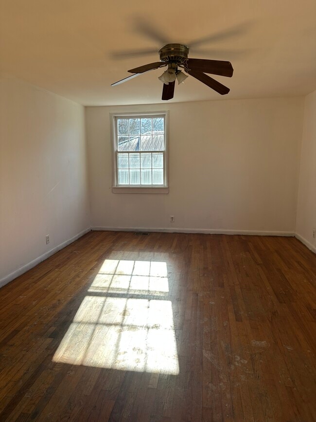 Building Photo - 3216 7th Ave N