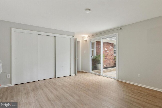 Building Photo - 310 Pine Tree Rd