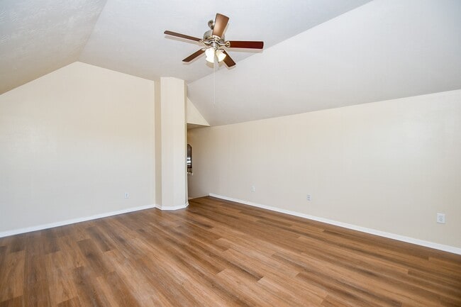 Building Photo - 1310 Lake Edinburg Ct