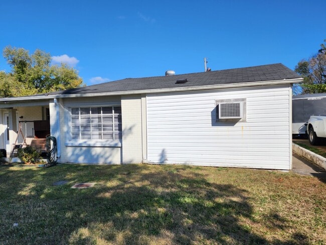 Building Photo - 349 Hickory Heights