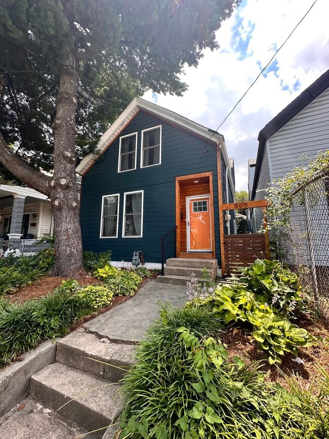 Building Photo - Historic Charm Meets Modern Comfort in Shelby Park