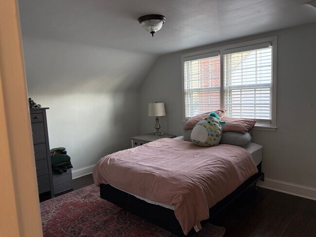 Building Photo - Charming 3 bedroom 1.5 bath in Amherst :