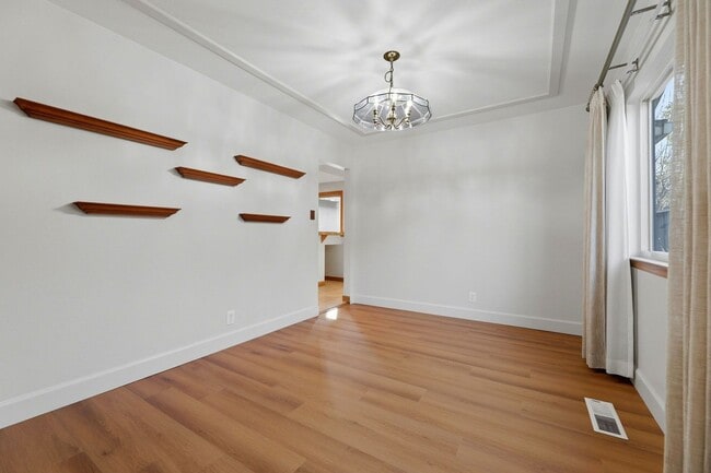 Building Photo - Beautifully Updated 3BR/2BA Home with Private Garden Oasis