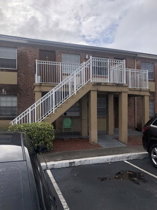 Primary Photo - Spacious Studio in Maitland!