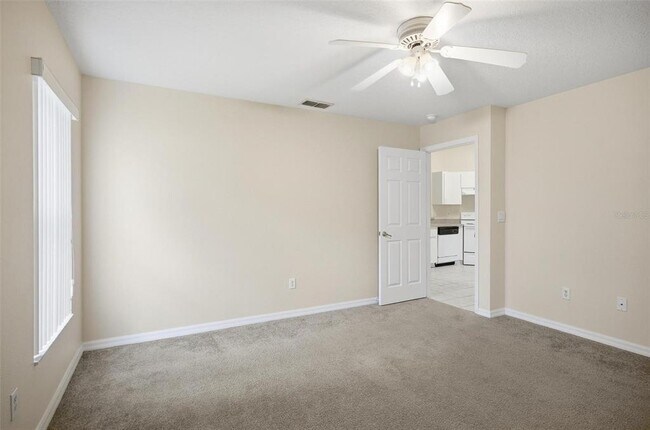 Building Photo - 165 Plainview Dr