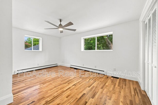 Building Photo - 734 Shirley Ave
