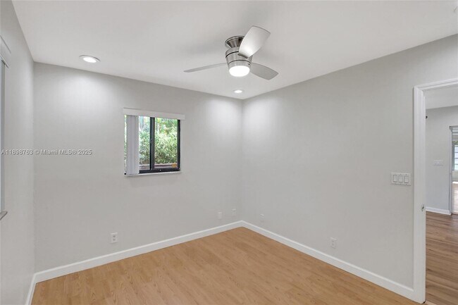 Building Photo - 5386 Balsam Terrace