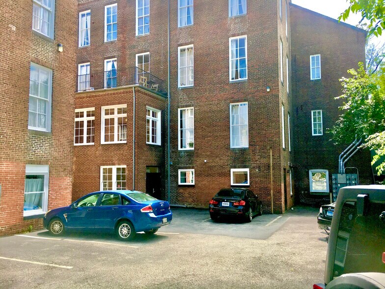 Building Photo - 10 S Wolfe St