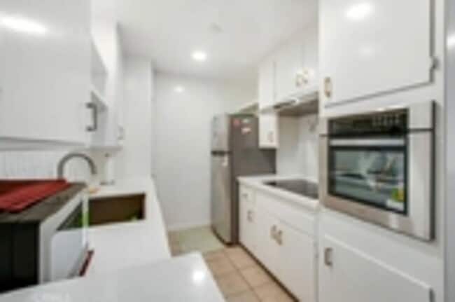 Building Photo - Spacious 1 Bedroom | 1 Bath – Long Beach
