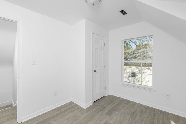 Building Photo - Spacious 4-Bedroom Home with Modern Upgrades Throughout