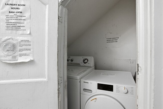 Building Photo - 227 Marlborough St