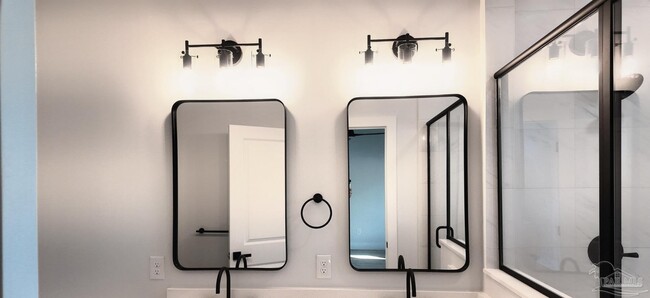 Building Photo - 315 N Pace Blvd