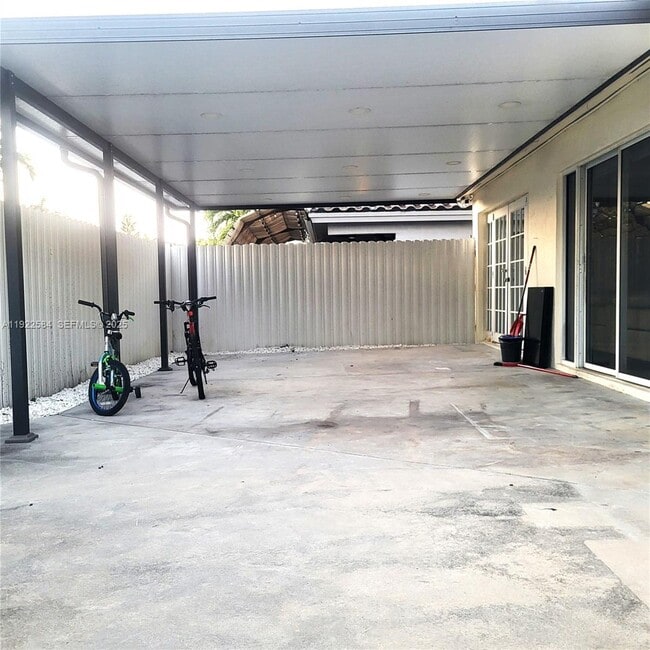 Building Photo - 9352 SW 155th Ave