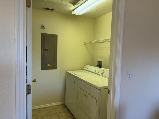 Building Photo - 10425 Chalmer St