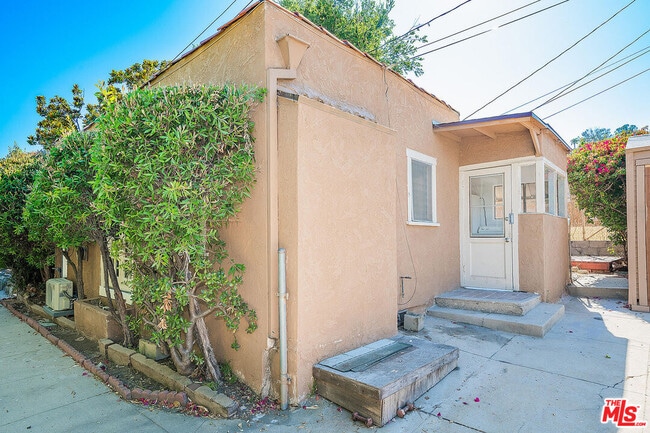 Building Photo - 2339 1/2 Norwalk Ave