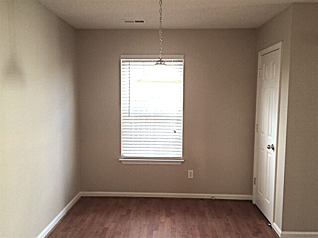 Building Photo - 208 Julian Pond Ln