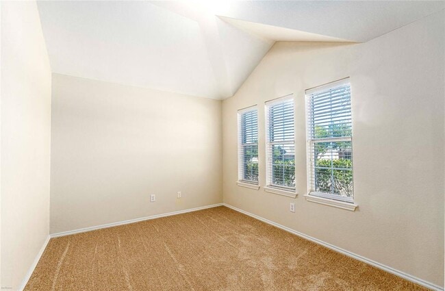 Building Photo - 249 Ashwood N